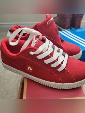 Airwalk Red Suede Low-Top Sneakers with White Laces Skateshoes